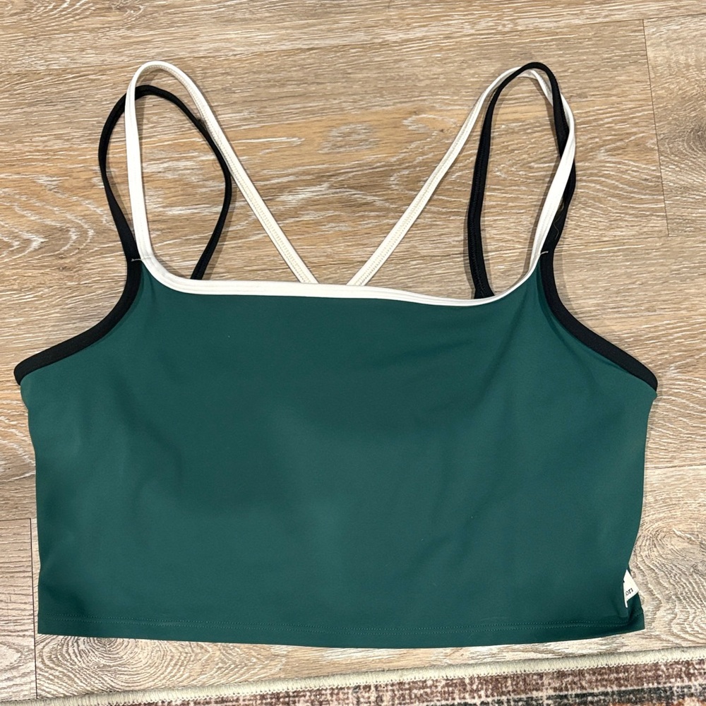 Vuori daily layered tank